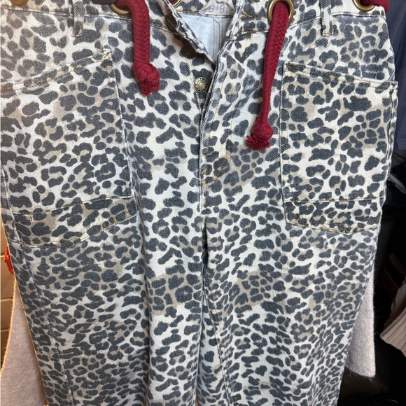 BiBi Leopard-Print Button Shirt with Red Drawstring - Picture 4 of 4